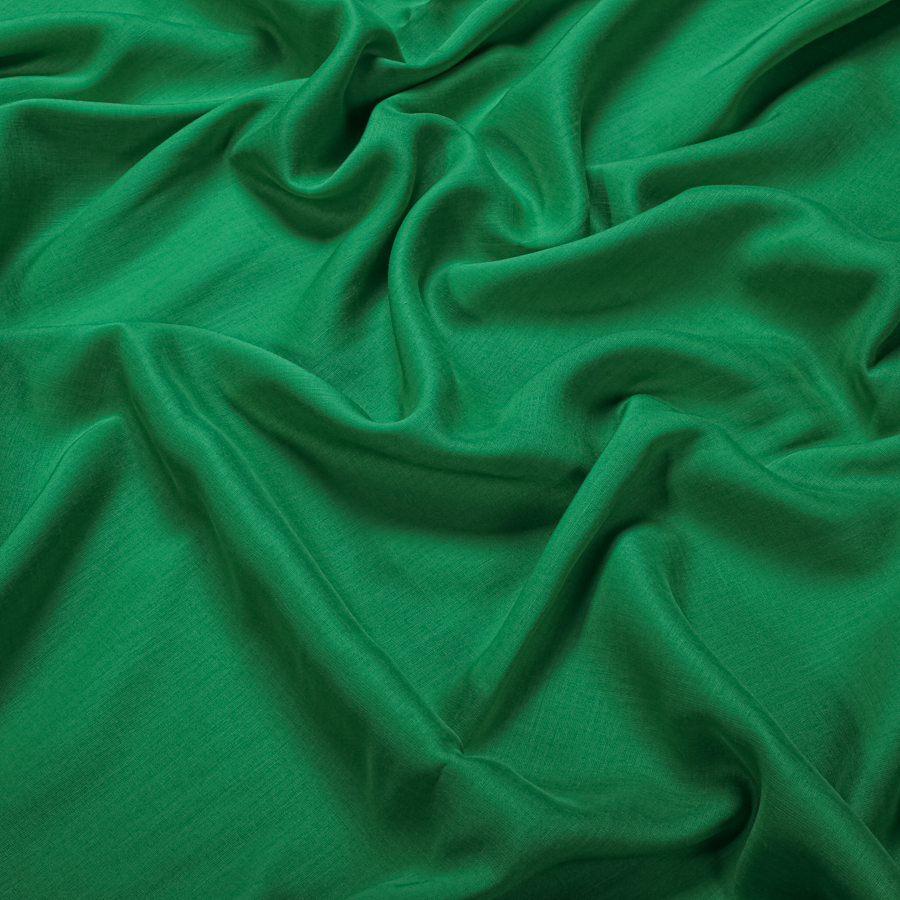 Хлопок зеленого цвета. Хлопок ткань зеленая. Тонкий штапель. Штапель ткань однотонный. Зелёная хлопковая ткань курточная.